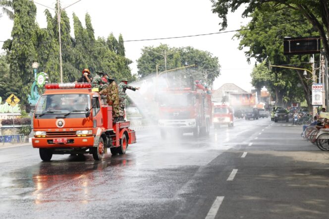 
					Sudah Habiskan Dana 1.5 Milyar Untuk Cegah Penyebaran Covid-19 Jl.Patimura dan WR.Supratman Luput dari Penyemprotan.
