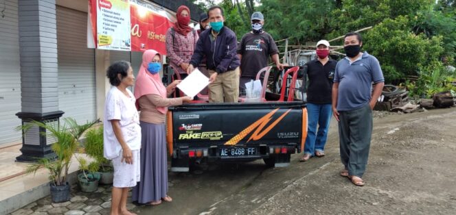 
					PERANGI COVID-19 KADES KARE MADIUN BAGIKAN 5000 MASKER