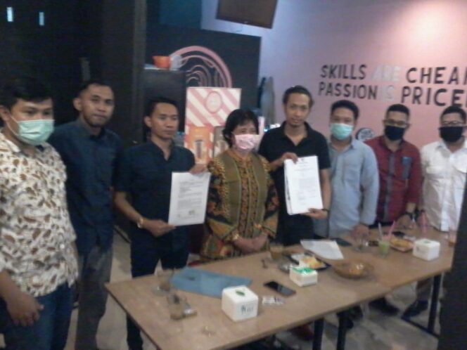 
					SK Pemecatan Kepala Sekolah oleh PJ Walikota Makasar Di Nilai Cacat Hukum