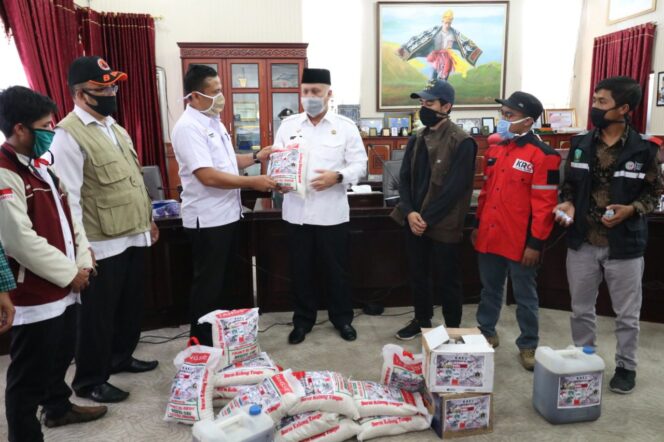 
					AKU Serahkan Bantuan Kepada Gugus Tugas Kabupaten Aceh Tengah