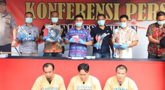 
					Kendaraan Rental Dari Mojokerto Dibuat Mencuri Baju Di Tuban.