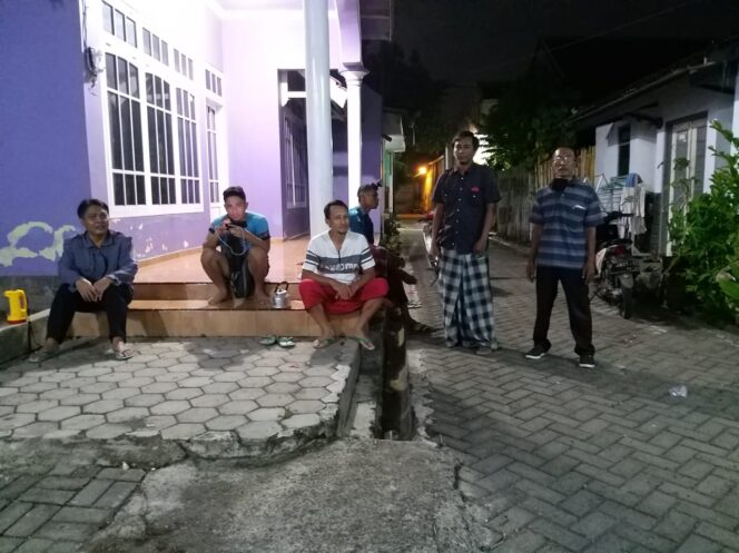 
					INTENSIFKAN RONDA KAMPUNG KEBALENKIDUL KOMPAK SIAP SIAGA