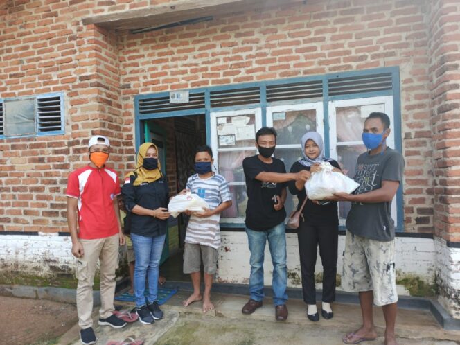
					Korwil FPII Kota Metro Berbagi Sembako Kepada Masyakarat