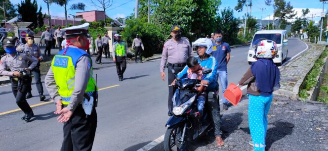 
					Pengendara Wajib Pakai Masker Pada Giat Operasi Ketupat 2020 Polres Lambar