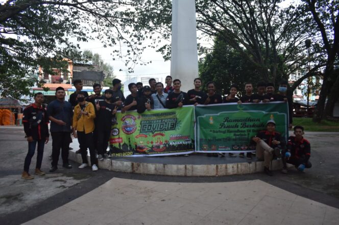 
					Bikers Barat Selatan Aceh Bagi-Bagi Ta’jil di Aceh Barat