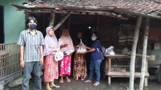 
					Ammor Berbagi Sembako Untuk Masyakarat Terdampak Covid19