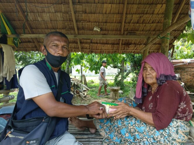 
					Jelang Ramadhan “25 Lansia Dapat Bantuan Uang Tunai” Dari Dinsos Aceh Timur