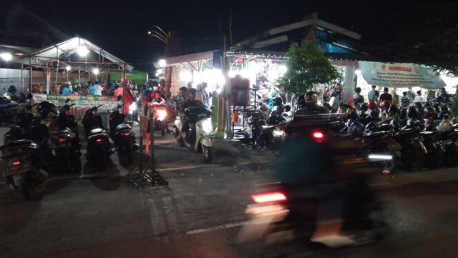 
					Malam Takbir “Carefure dan Sunrise Tutup” Pedagang K5 Ramai Pengunjung