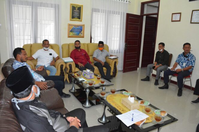 
					Bupati Rocky Minta Warga Memanfaatkan Lahan Tidur