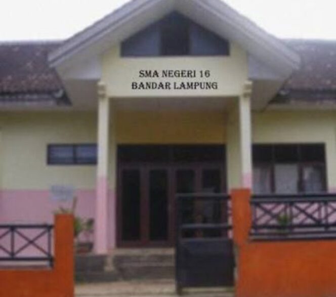 
					Kepala SMA 16 Bandar Lampung diduga Lakukan Praktek Korupsi