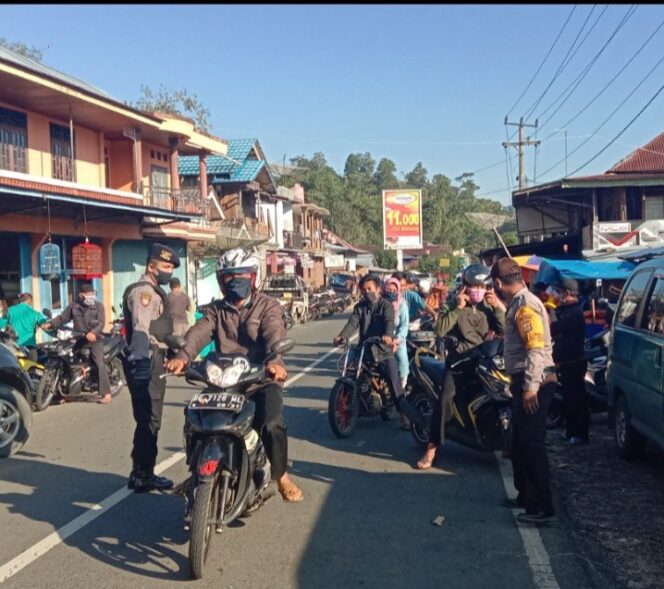 
					Giat Patroli Jajaran Polsek Belalau di Pasar Tradisional Simpang Luas
