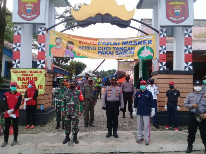 
					Menuju “New Normal” Babinsa Koramil 422-04/Balik Bukit Gelar Gakplin