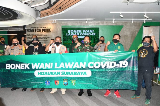 
					Pangdam V dan Kapolda Jatim Minta Bonek Sosialisasikan Bahaya Penyebaran Covid-19