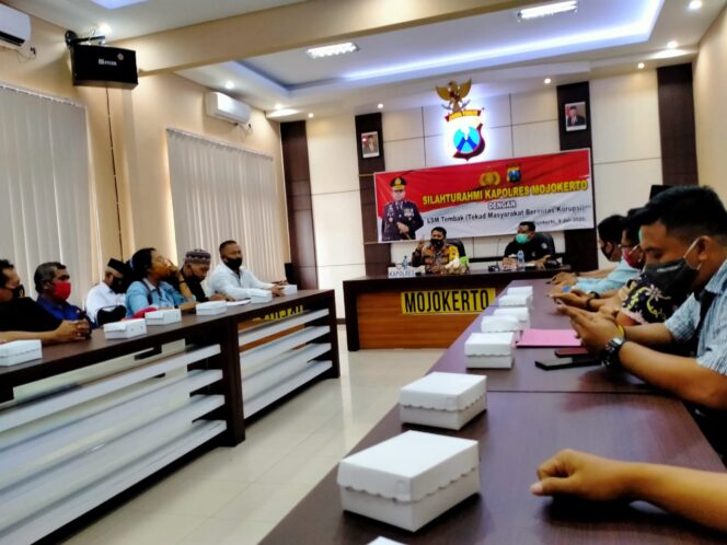 
					Giat Kordinasi Kapolres Mojokerto Bersama LSM Se-Mojokerto Beserta Seluruh Elemen Masyarakat