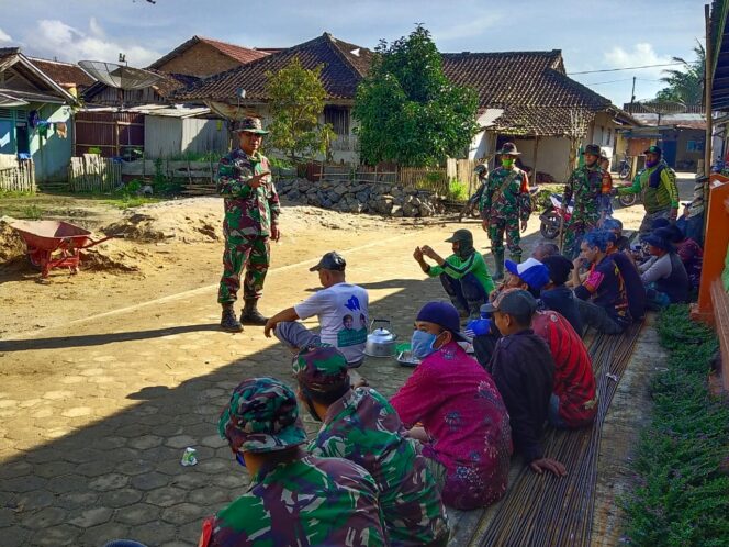 
					PERERAT SILATURAHIM BABINSA KORAMIL 422-06/SUMBERJAYA ANJANGSANA DI PESANTREN MIFTAHUL HUDA