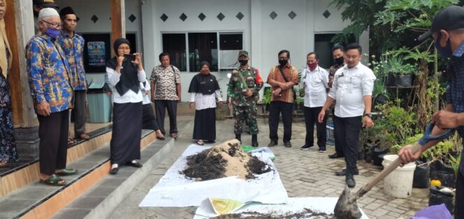 
					Pemdes Kare Madiun Gelar Pelatihan Budidaya Porang