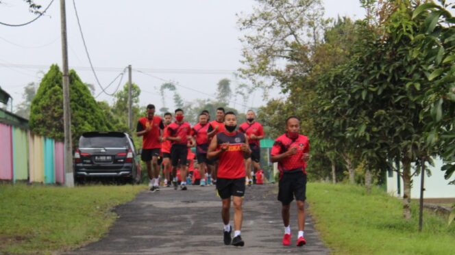
					Menjaga Kesehatan Dan Menunjang Tugas Pokok Anggota Makodim 0422/LB Olah Raga Bersama