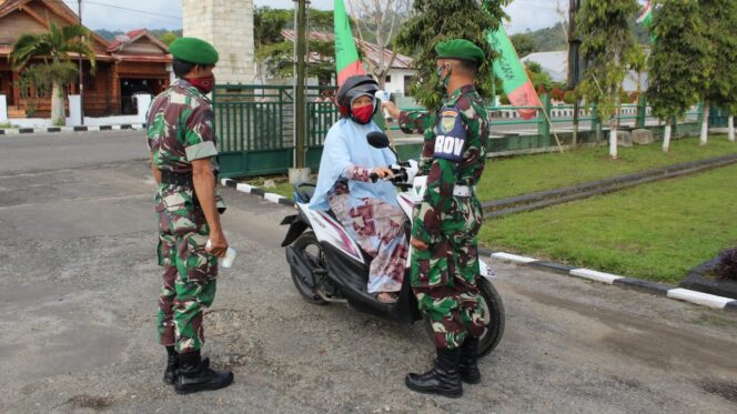 
					Kodim 0422/LB Laksanakan Cek Suhu Tubuh Pada Anggota Dan Masyarakat Yang Masuk Makodim