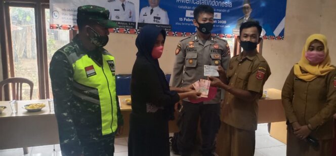 
					Babinsa Koramil 422-07/Batu Brak Pantau Langsung Pendistribusian BLT Tahap III