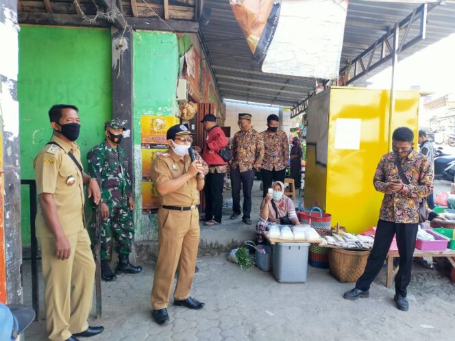 
					Camat Kare Dan Tiga Pilar Serta Pemdes Cermo Sidak Pengunjung Pasar