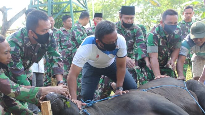 
					Makodim 0422/LB Melaksanakan Kurban Di Hari Raya Idul Adha