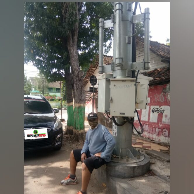 
					Sesuai Rapat Koordinasi , 2 Menara Pole Di Jl.Patimura dan Jl.Mojopahit Tuban Siap Di Relokasi.