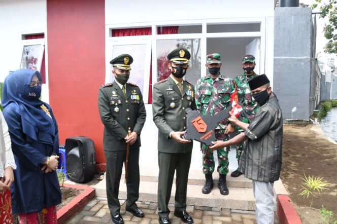 
					Rumah Baru Untuk Samuri Dari Korem 083/Baladhika Jaya