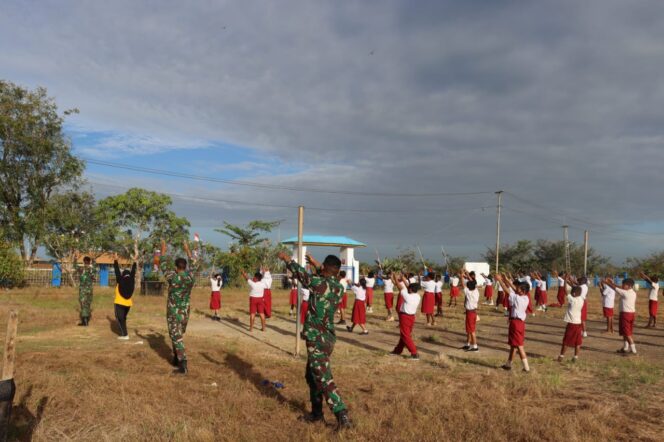 
					Trik Monopoli Prajurit Branjangan-Satgas Pamtas Yonif Mekanis 516/CY di Sekolah Dasar