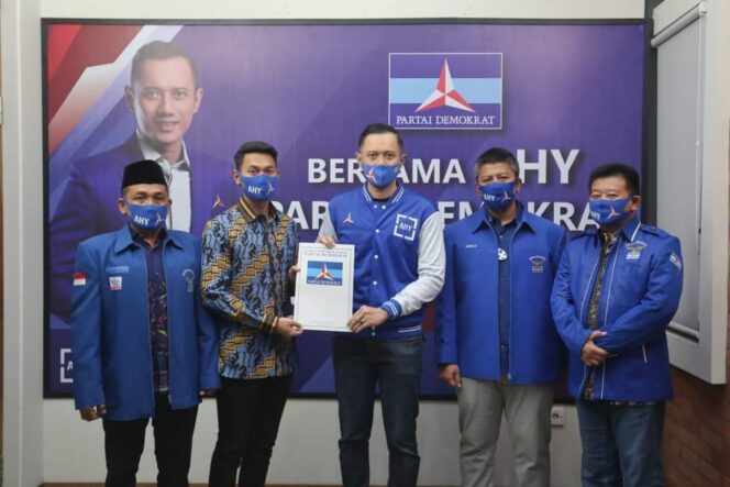 
					Akhirnya Partai Demokrat Merapat Ke Golkar Usung Aditya Halindra Faridzki dan Riyadi Pada Pilkada Tuban 2020.