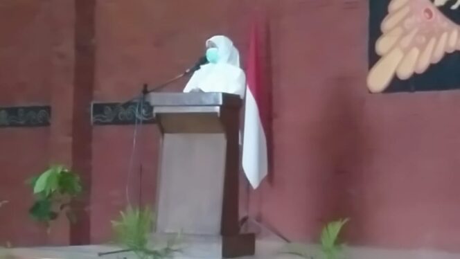 
					Khofifah Tilik Industri Olahan Mamin dan Poktan Kakao Kab. Mojokerto