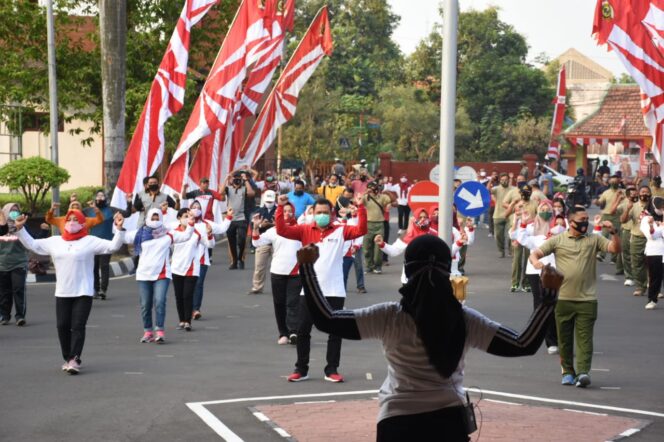 
					Forkompimda Mojokerto Laksanakan Gerakan Jatim Bermasker