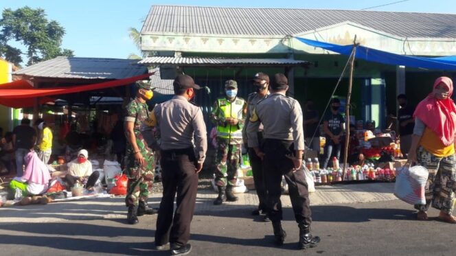 
					Di Pasar Pekon Rata Agung “Babinsa Dan Bhabinkamtibmas” Laksanakan Operasi Dan Himbauan Penggunaan Masker