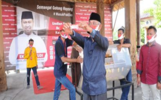 
					Pasca Dapatkan Rekomendasi Cabup Tuban , Eko Wahyudi Undi Hadiah 20 Tiket Umroh .