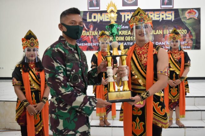 
					Melestarikan Budaya Bangsa . Kodim 0811 Tuban , Gelar Komsos Kreatif Lomba Tari Kreasi
