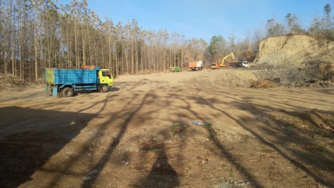 
					Sempat DiTutup, Kini Buka Lagi “Aktivitas Galian C Kemlagi” Layak Di Pertanyakan