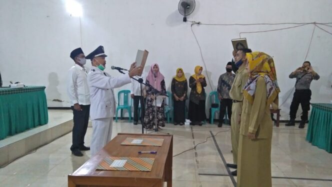 
					Pelantikan Kaur Keuangan dan Kaur Perencanaan Desa Klinterejo