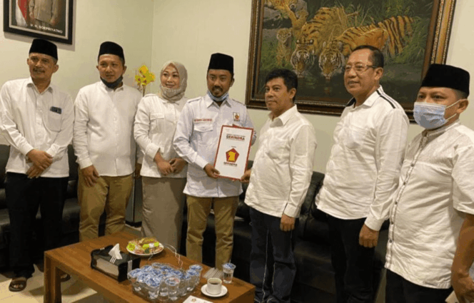 
					Akhirnya Dukungan Partai Gerindra Diberikan Kepada Paslon Setia Negara