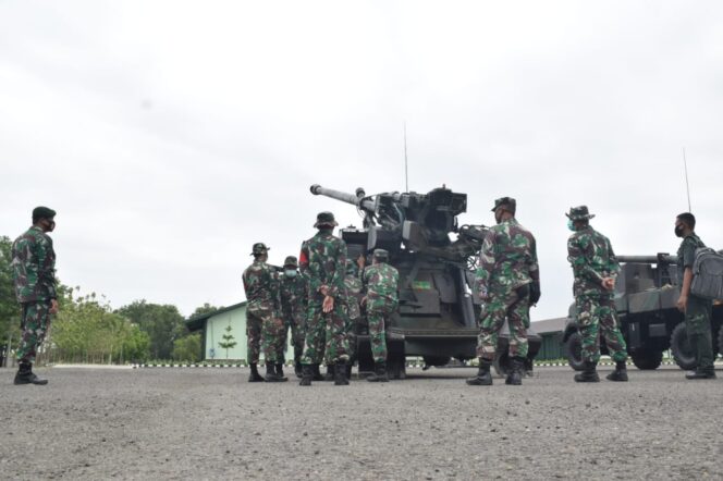 
					Jelang Latancab Tahun 2020, Dislaikad Cek Kesiapan Meriam 155 di Yonarmed 12/Divif 2 Kostrad