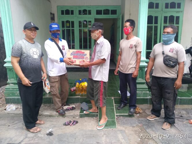 
					Dinsos Kabupaten Mojokerto, Salurkan Bantuan Sembako Untuk Korban Kebakaran