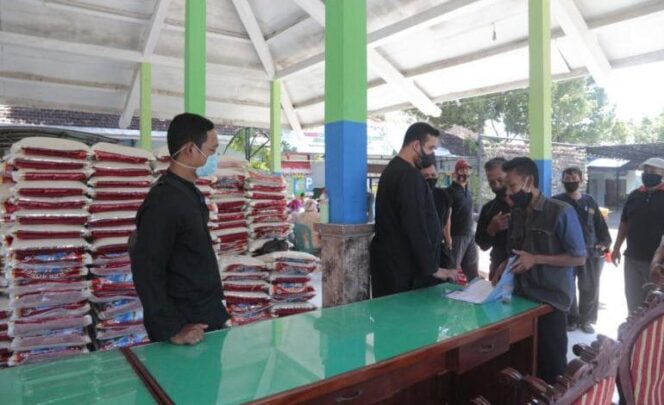 
					Wali Kota Probolinggo Penyaluran Bansos APBD Tahap III