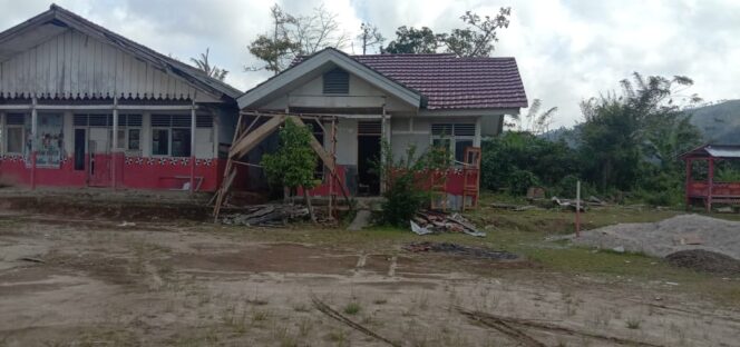 
					Proyek DAK Pembangunan RKB SDN 1 Luas Batu Ketulis Layak Di Sorot