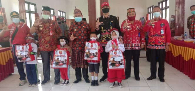 
					Louncing Seragam Gratis Di Serahkan Langsung Oleh Wabub Lampung Barat