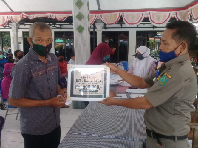 
					Lanjutan “BLT DD” Desa Mojoruntut Kecamatan Krembung Sudah Tersalurkan