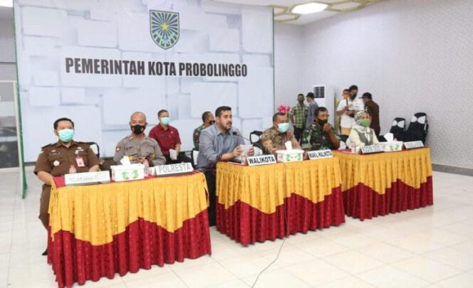 
					Wali Kota Probolinggo Ingatkan Masyarakat Tetap Patuh Prokes