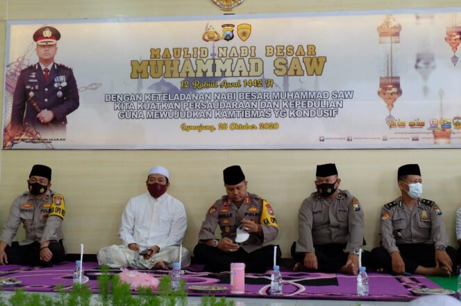 
					Polres Lumajang Gelar Giat Binrohtal Memperingati Maulid Nabi