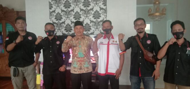 
					Bupati Parosil Mabsus Sambut Baik Kedatangan Pengurus FPII Korwil Lampung Barat