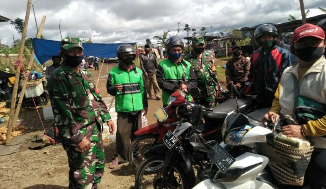 
					Koramil 422-05/Belalau Melaksanakan Kegiatan Prokes Di Pasar Tradisional