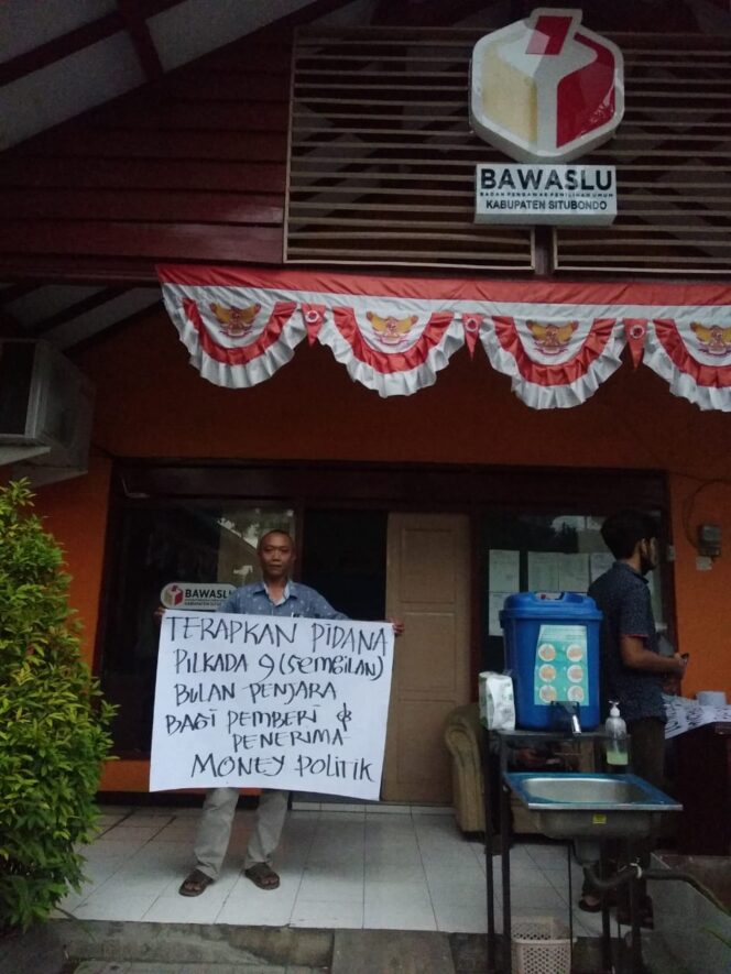 
					Bawaslu Situbondo Tangani Dugaan Pelanggaran Money Politik Paslon 01