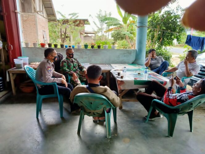 
					Sosialisasi Pelestarian Hutan Oleh Babin Koramil 422-02/Pesisir Selatan dan Dinas Kehutanan