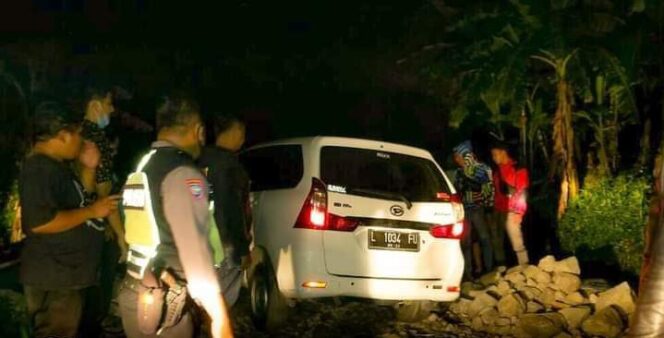 
					Lantaran Google Maps dan Sosok Wanita, Sopir Tersesat Di Persawahan Dusun Made-Pacet